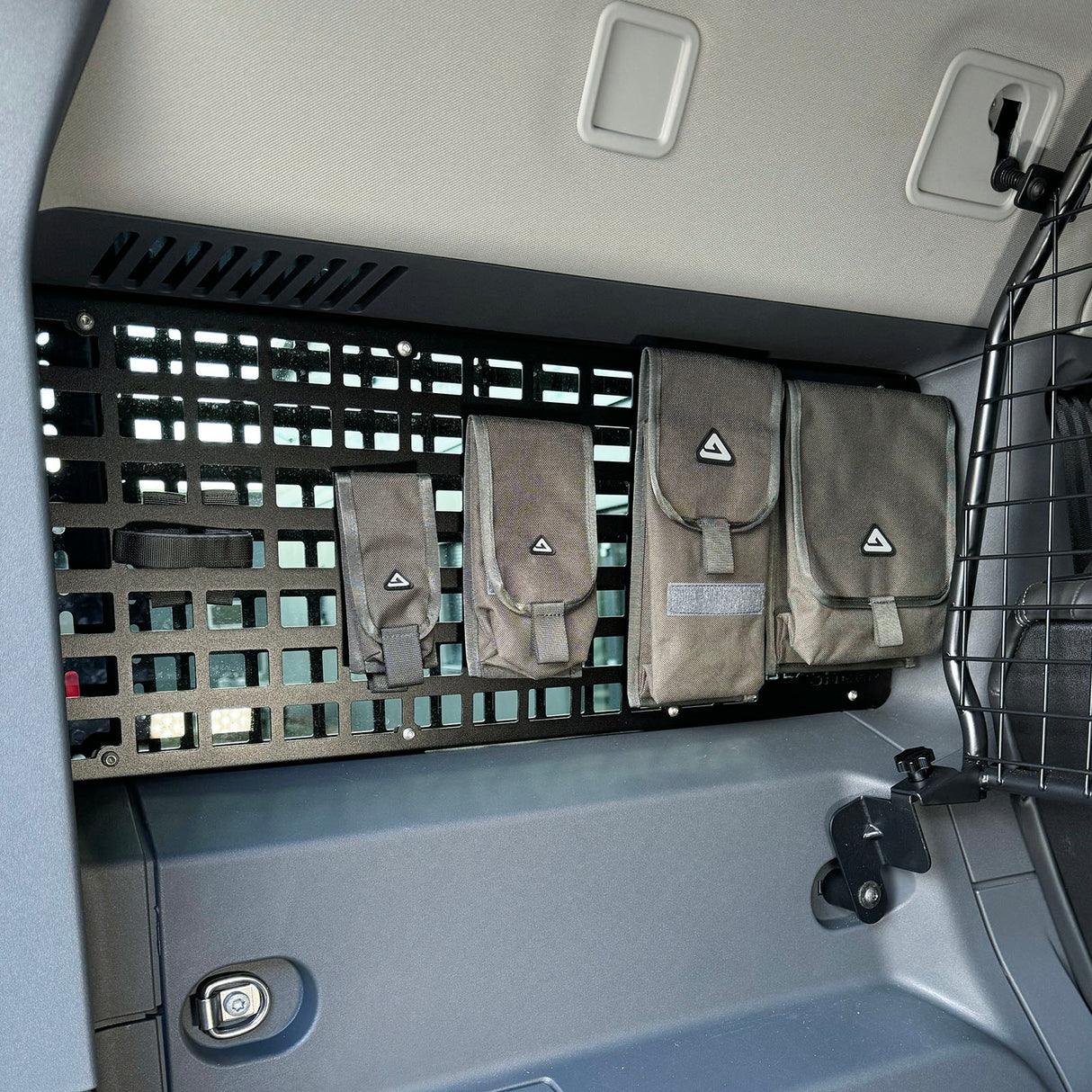 Inside M.O.L.L.E. Seitenpanel für INEOS Grenadier (2er Set)